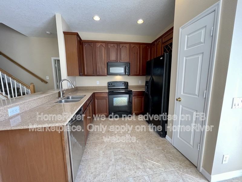 1030 Bella Vista Dr Ne - Photo 5 of 25