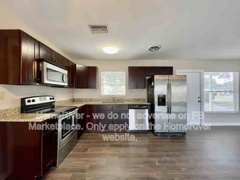 7265 17th St N - Photo 7 of 27