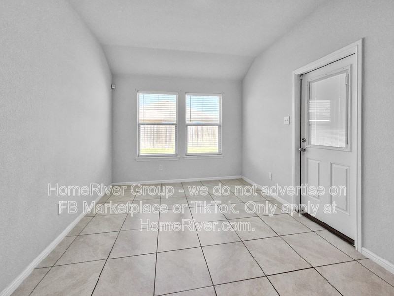 10356 Fort Elliott Trl - Photo 5 of 22
