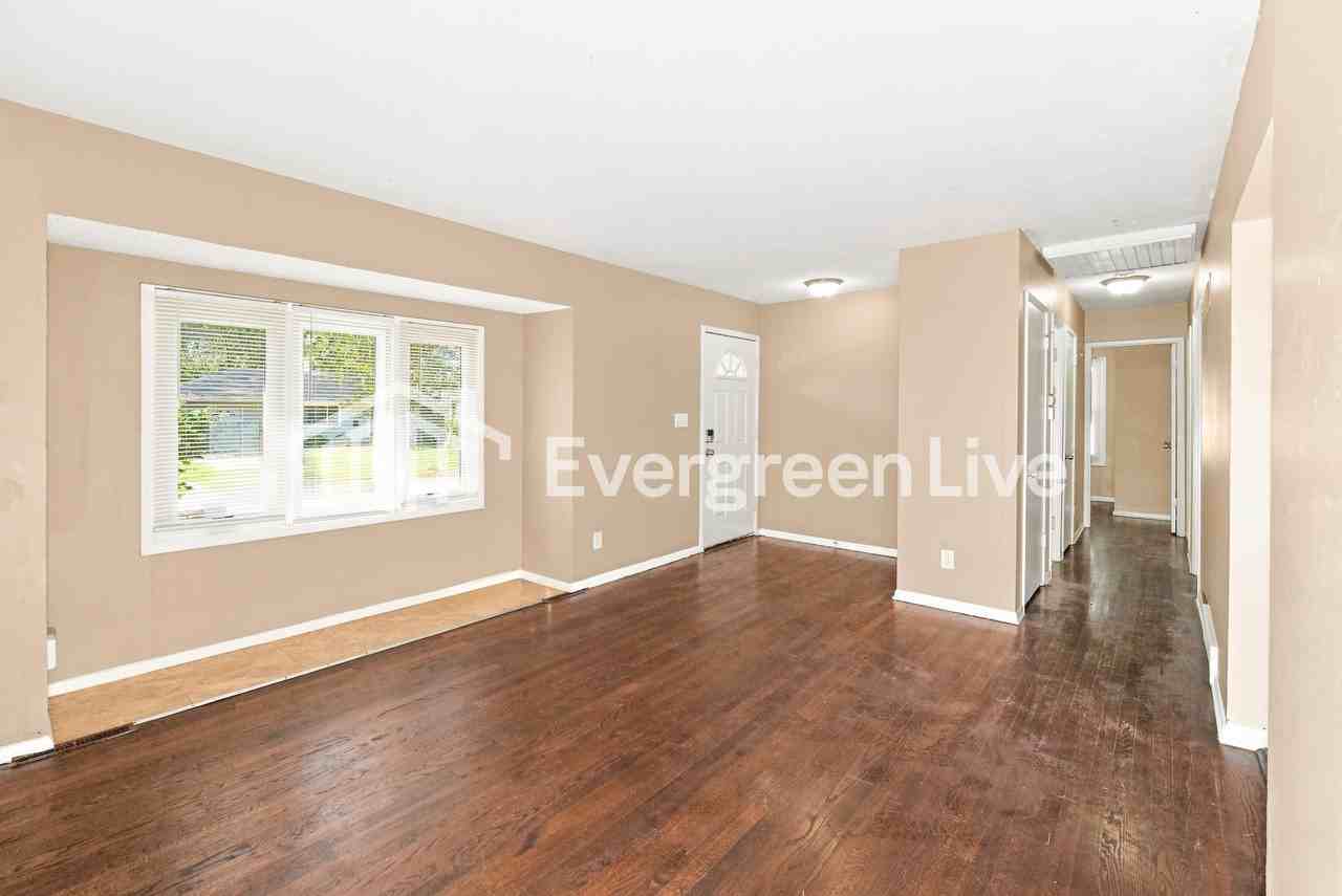 4008 E 107th St - Photo 3 of 15