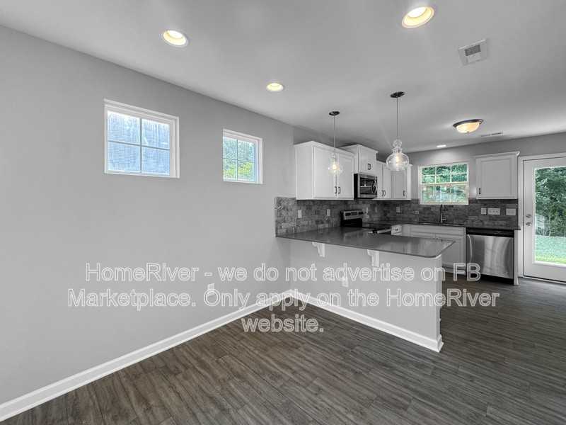 3811 Copperfield Ct - Photo 4 of 24