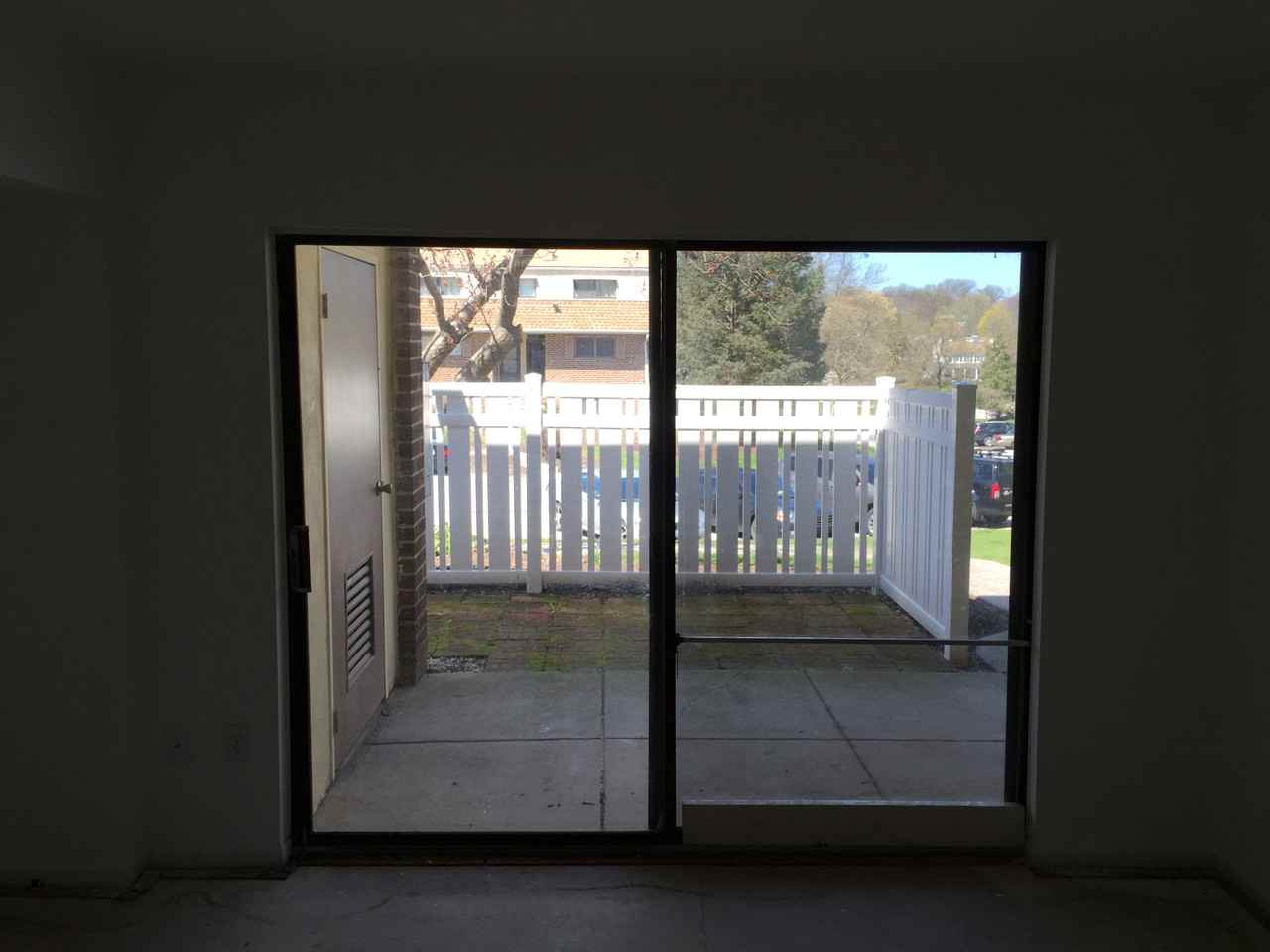 211 Stony Way - Photo 3 of 34