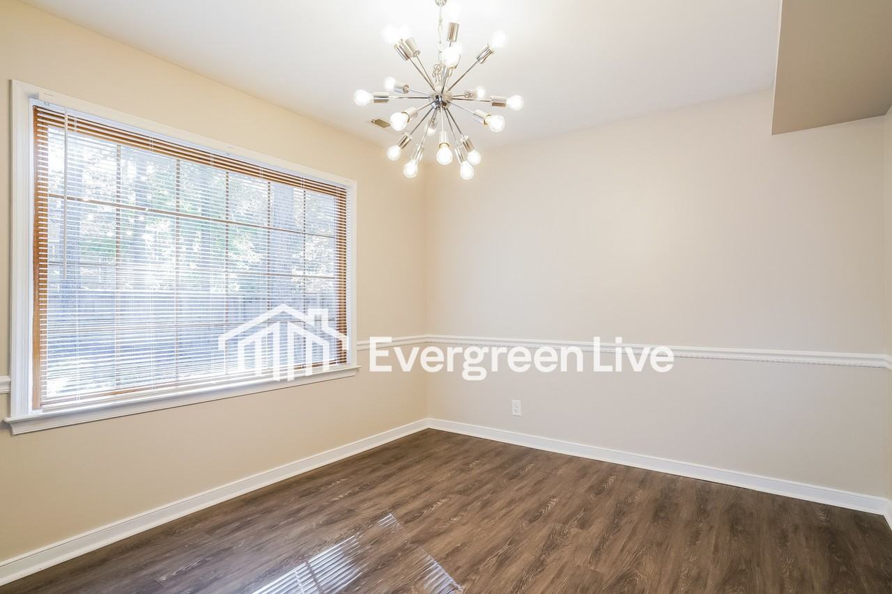10731 Timberun Rd - Photo 5 of 15