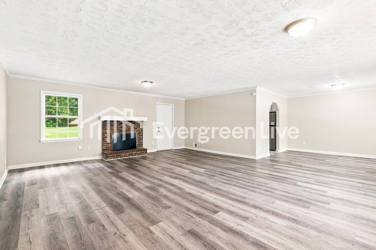 6402 Swift Creek Dr - Photo 4 of 15