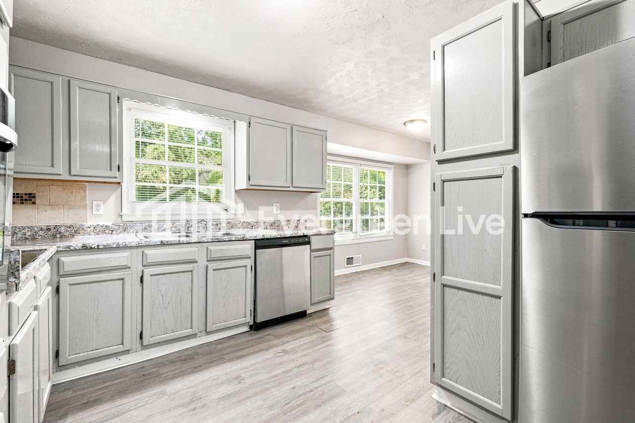6402 Swift Creek Dr - Photo 7 of 15