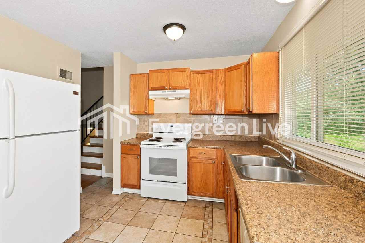 9306 Palmer Ave - Photo 5 of 15