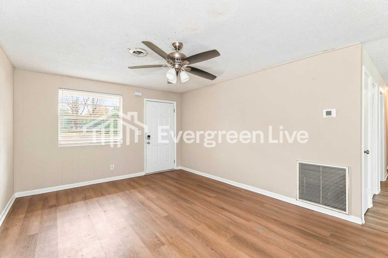 5043 Chivalry Dr - Photo 2 of 15
