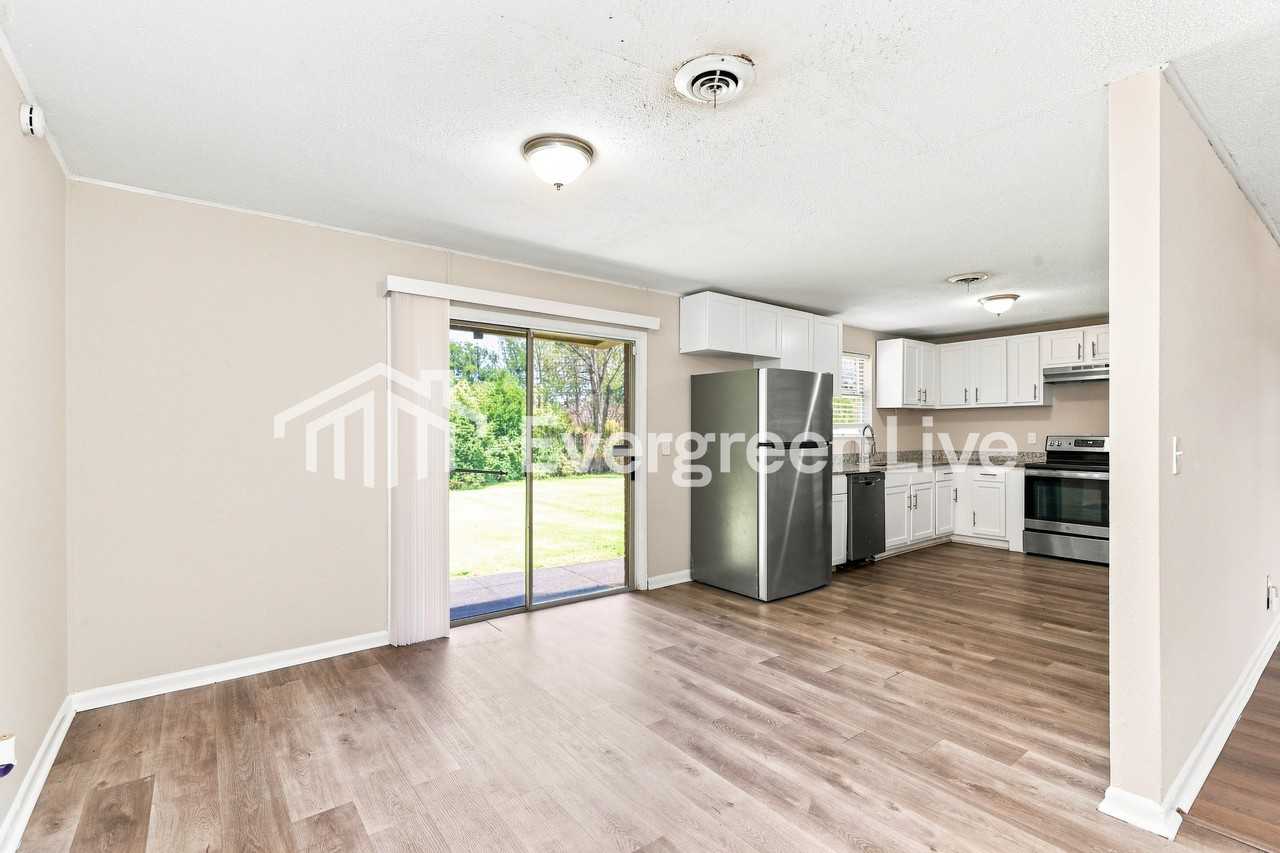 5043 Chivalry Dr - Photo 6 of 15