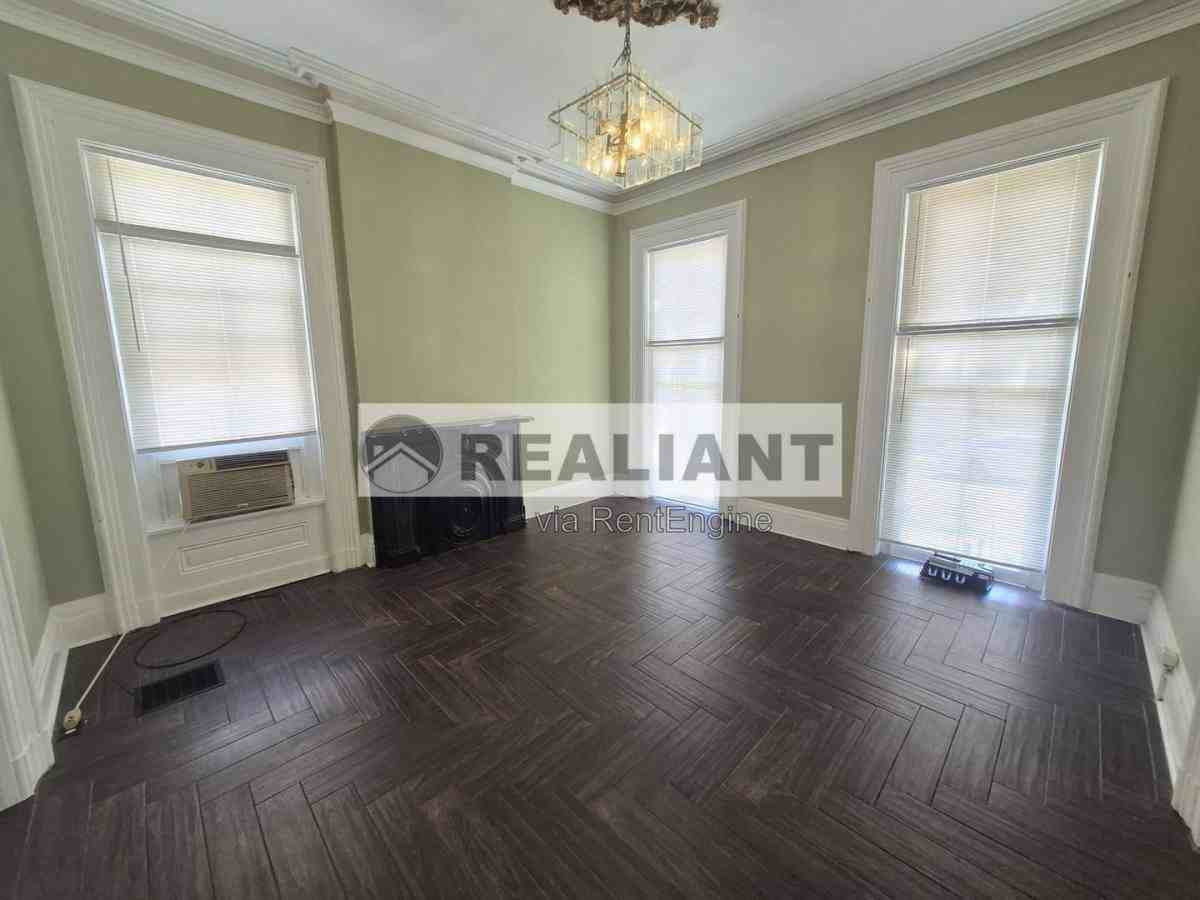 716 Lewis St #2 - Photo 3 of 8