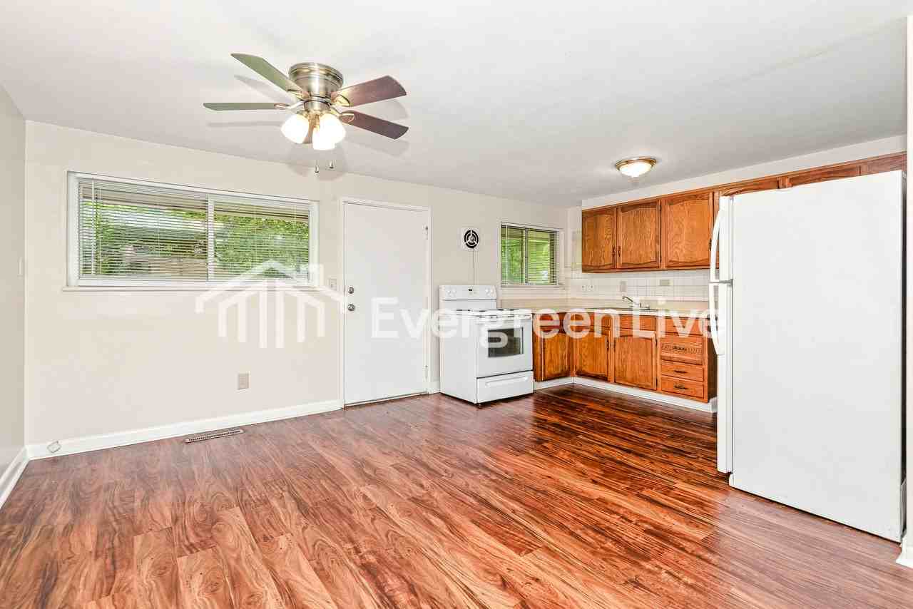 81 Rowland Dr - Photo 5 of 15