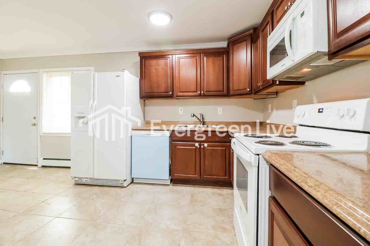 252 Blue Ridge Dr - Photo 4 of 15
