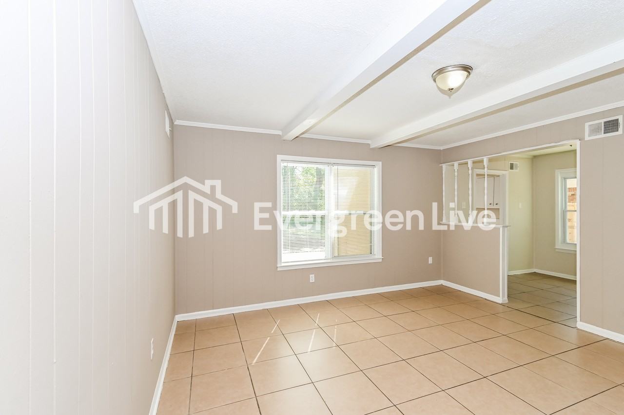 3396 Castleman St - Photo 7 of 15