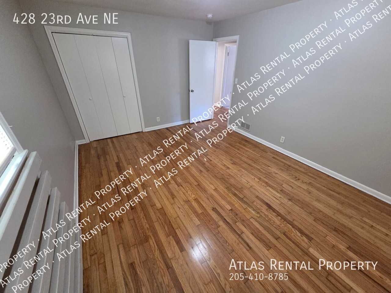 428 23rd Ave Ne - Photo 3 of 7