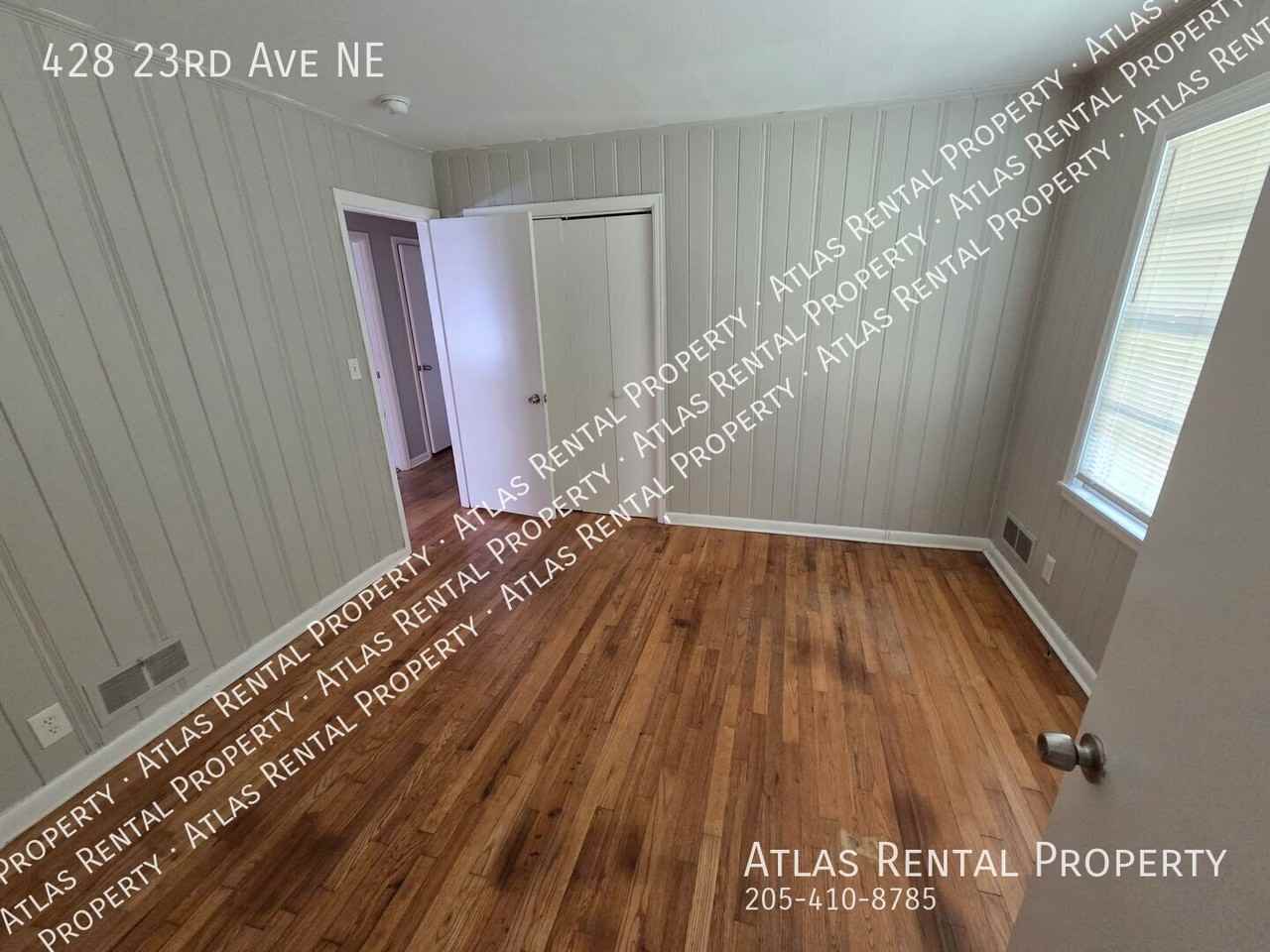 428 23rd Ave Ne - Photo 5 of 7