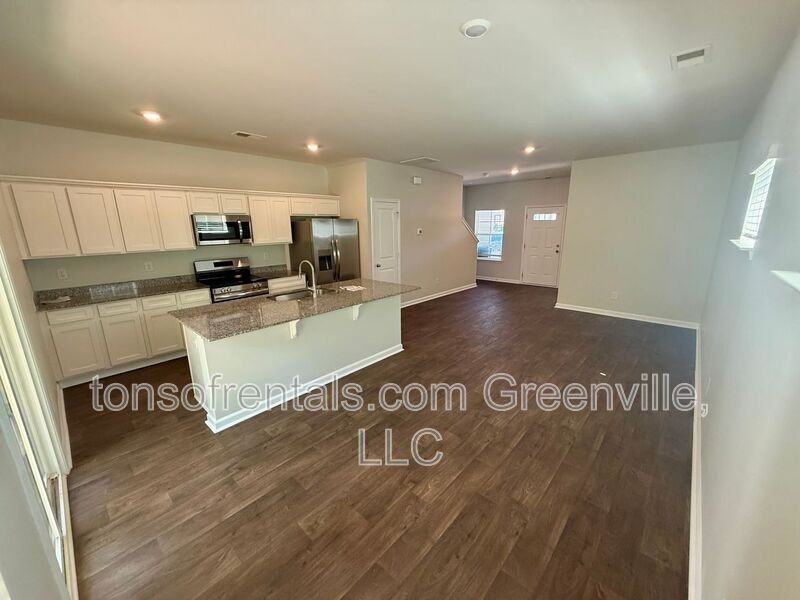 101 Pendleton Place Way - Photo 2 of 20
