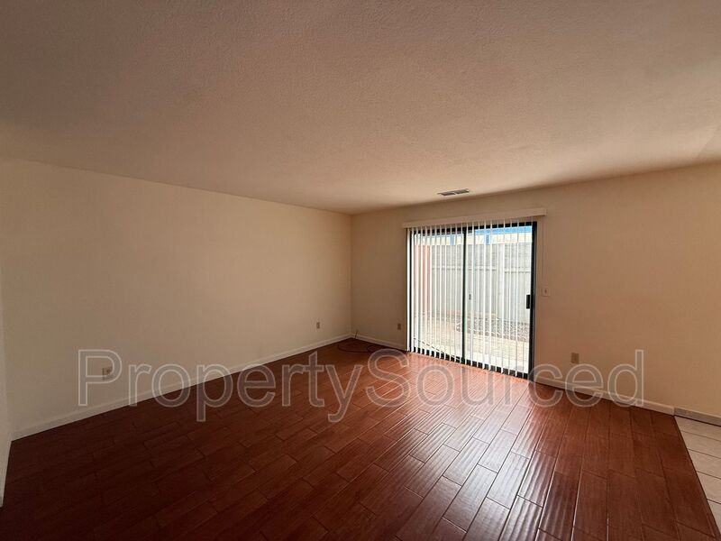 2717 Janna Ave #3 - Photo 5 of 33
