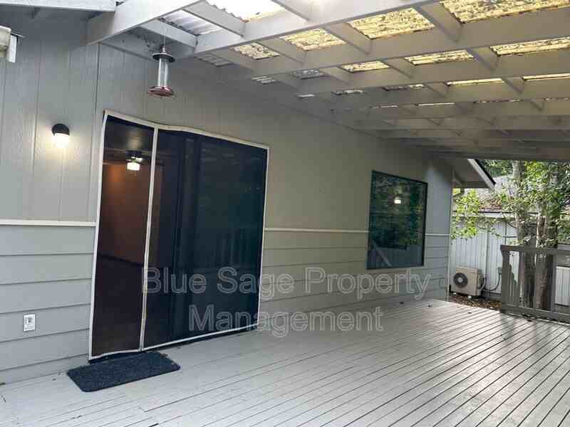 110 Leslie Ln - Photo 4 of 19