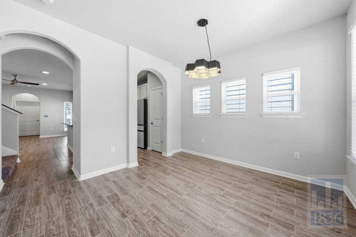 5916 Corrine Ln - Photo 3 of 10