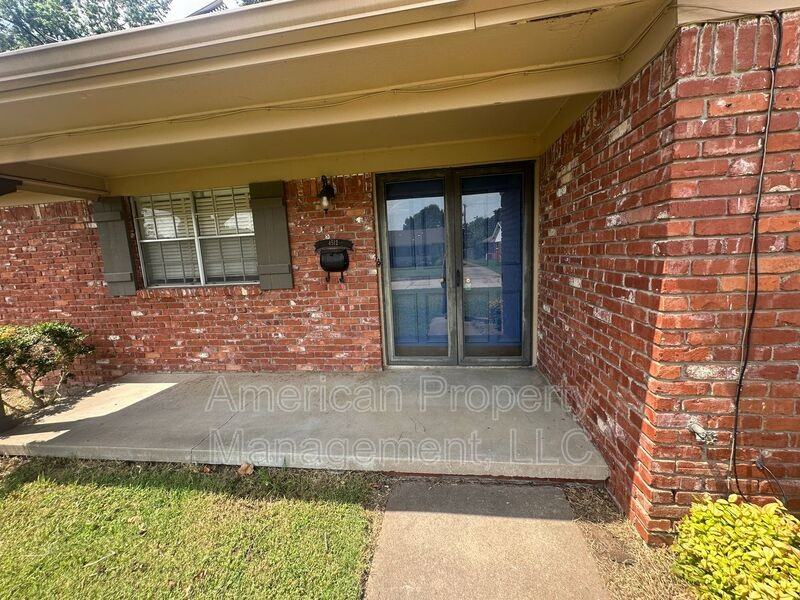 4512 S Kingston Ave - Photo 2 of 20