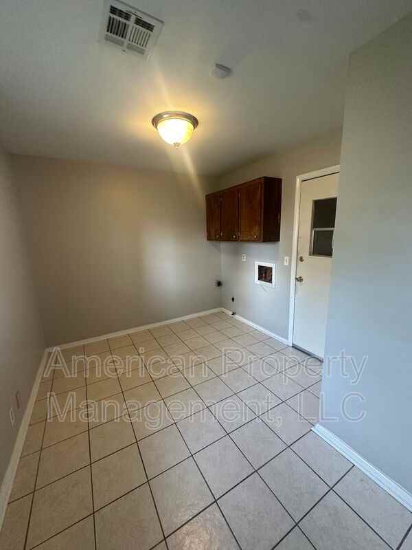 4512 S Kingston Ave - Photo 5 of 20