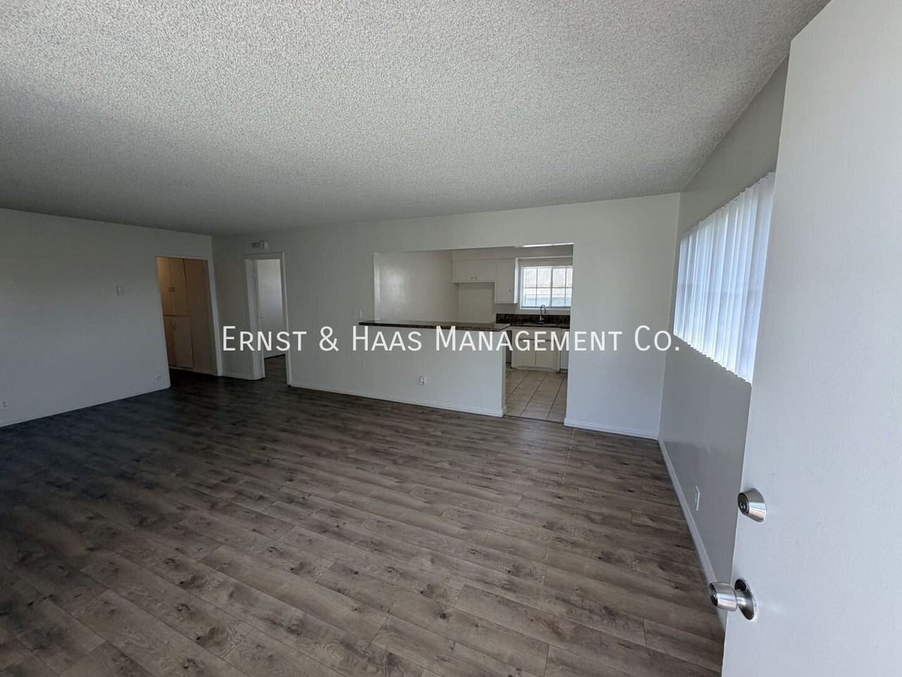 1960 E Jackson St #05 - Photo 2 of 16