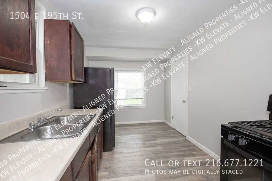 1504 E 195th St - Photo 5 of 31