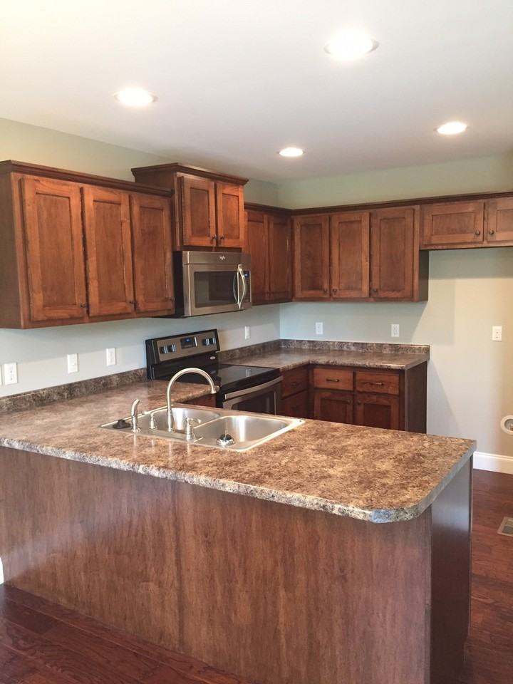 1135 E Broad St - Photo 3 of 11