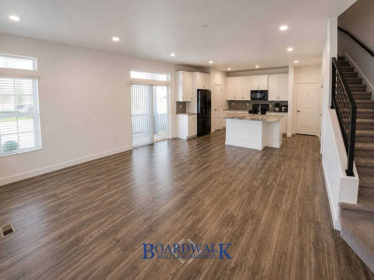 5623 W Coastal Ridge Ln - Photo 7 of 10