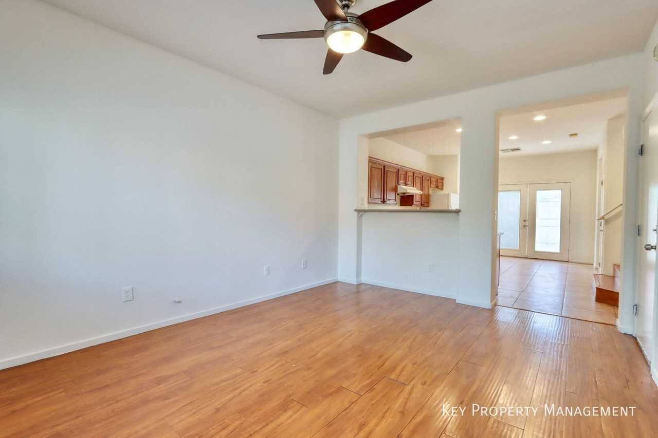 3411 Amethyst Glen Ct - Photo 3 of 17