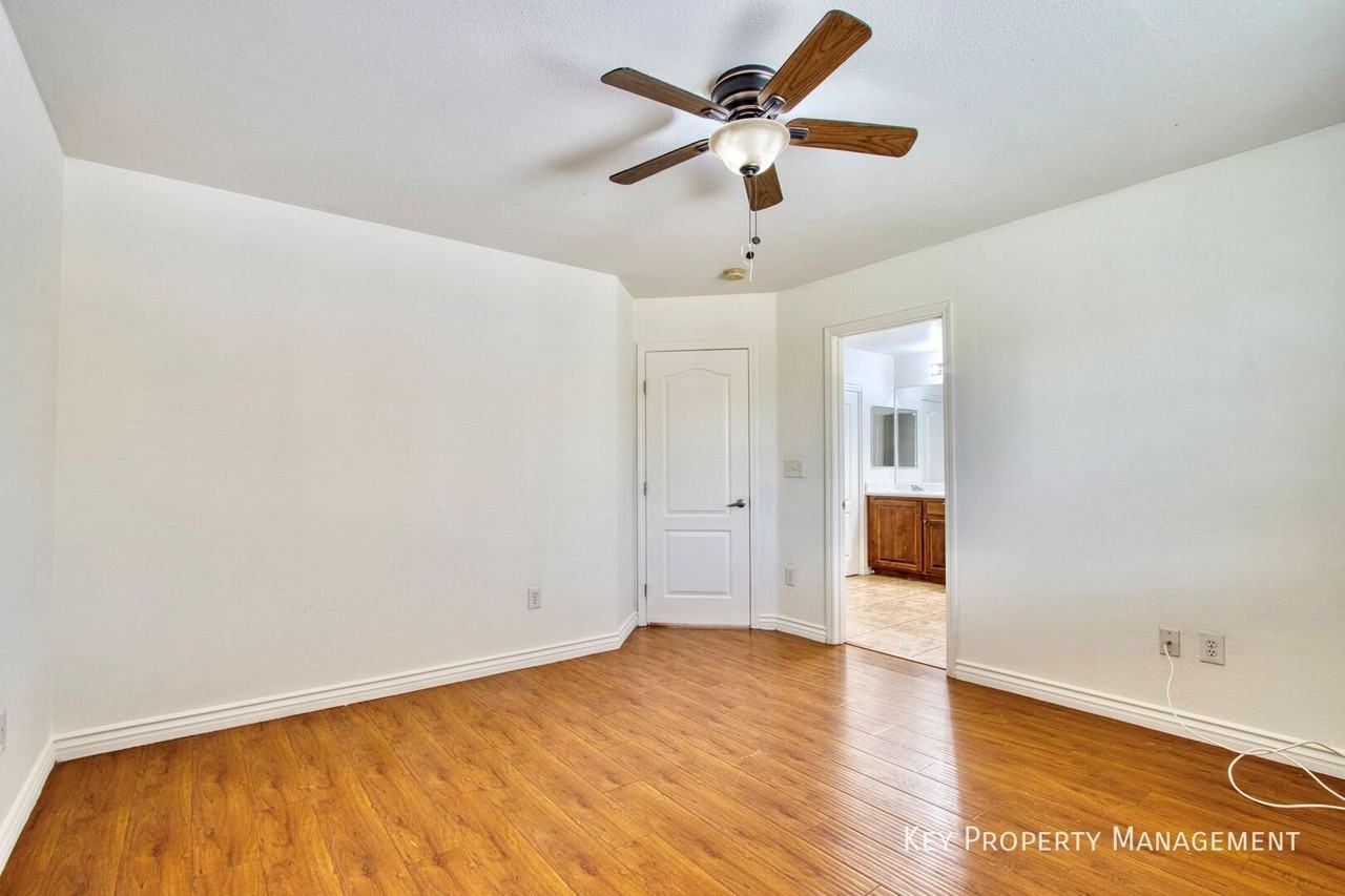 3411 Amethyst Glen Ct - Photo 7 of 17