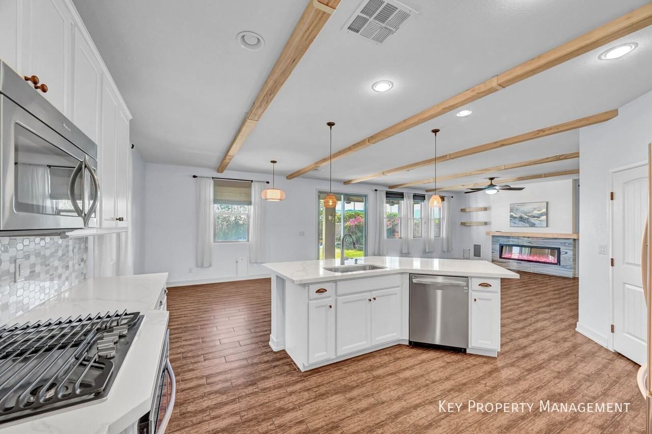 12297 Argent Bay Ave - Photo 4 of 25