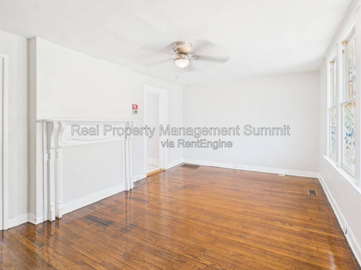 932 W Beverley St - Photo 2 of 10