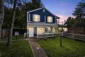 featured image of 4 Farrwood Ave #5