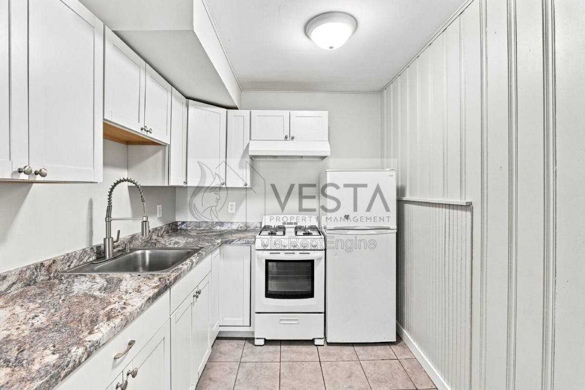 4 Farrwood Ave #5 - Photo 3 of 10