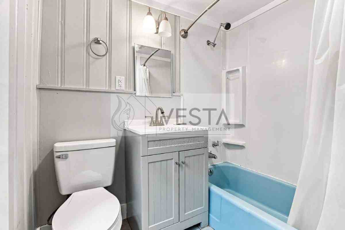 4 Farrwood Ave #5 - Photo 4 of 10