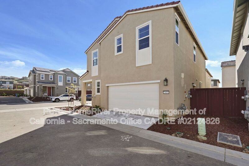 3405 Margauex Way - Photo 4 of 48