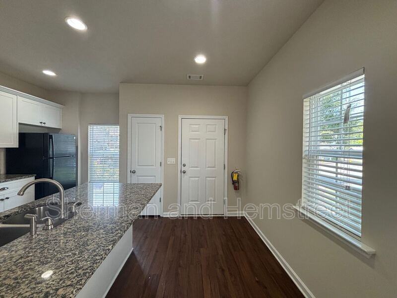 404 Joiner Cir #404 - Photo 2 of 13