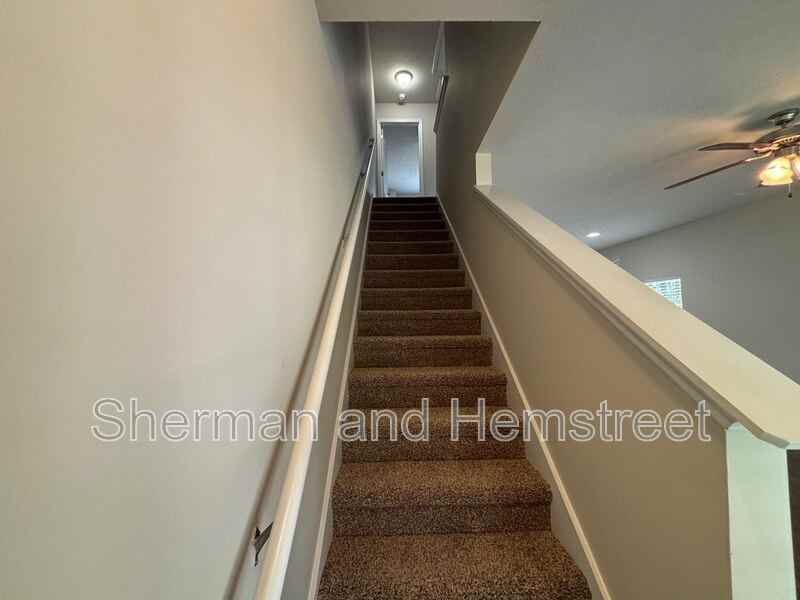 404 Joiner Cir #404 - Photo 7 of 13