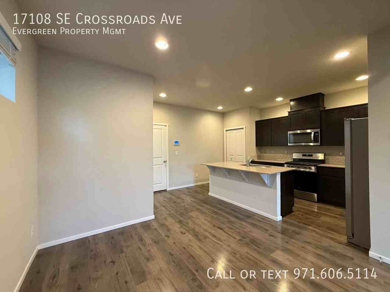 17108 Se Crossroads Ave - Photo 7 of 35