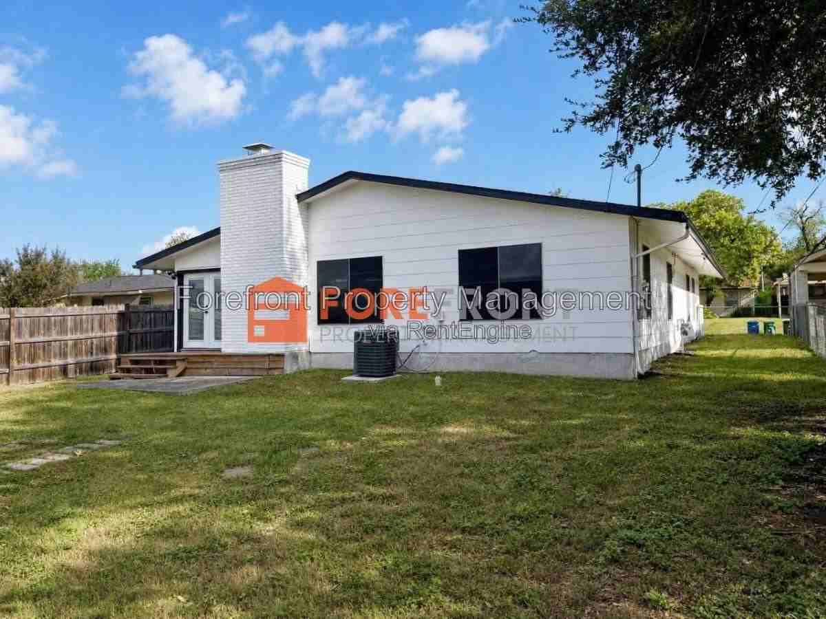 5346 San Benito Dr - Photo 4 of 10