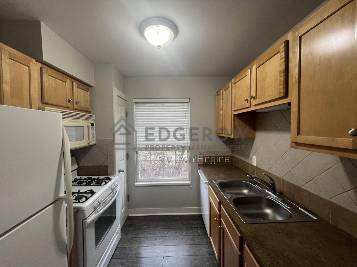 4569 Moffett Rd Nw - Photo 3 of 10