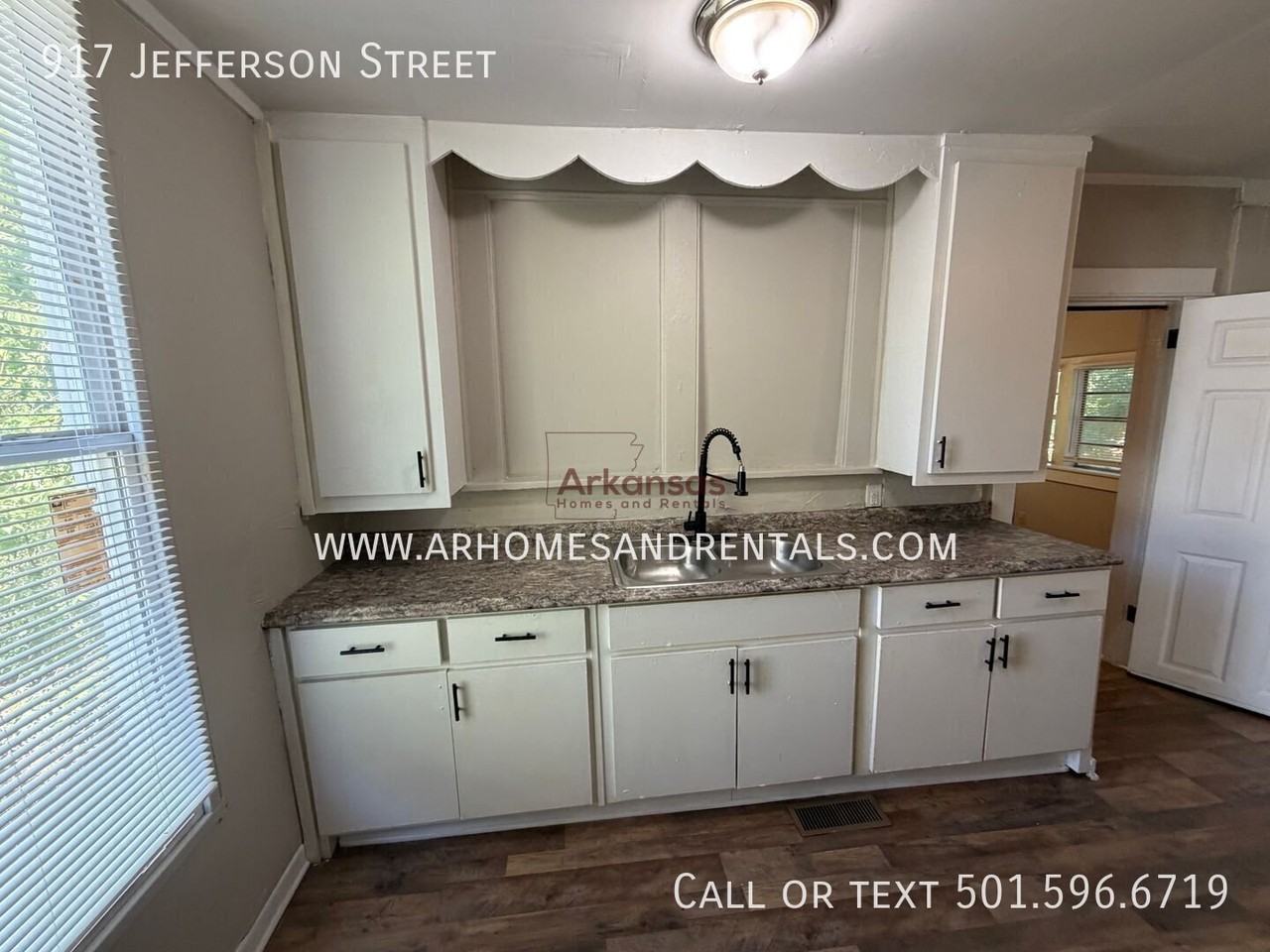 917 Jefferson St - Photo 5 of 13