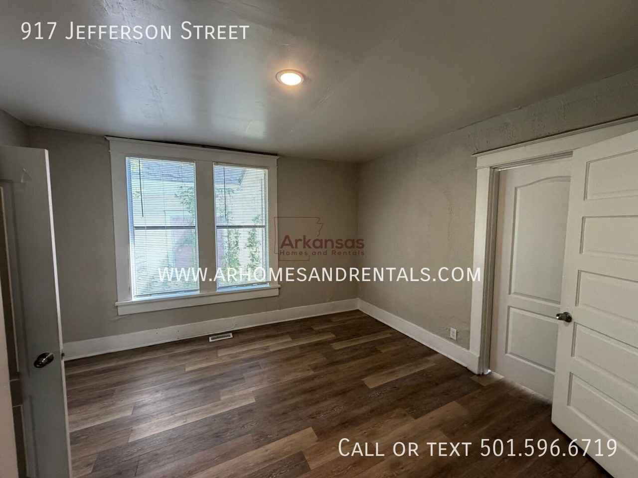 917 Jefferson St - Photo 7 of 13