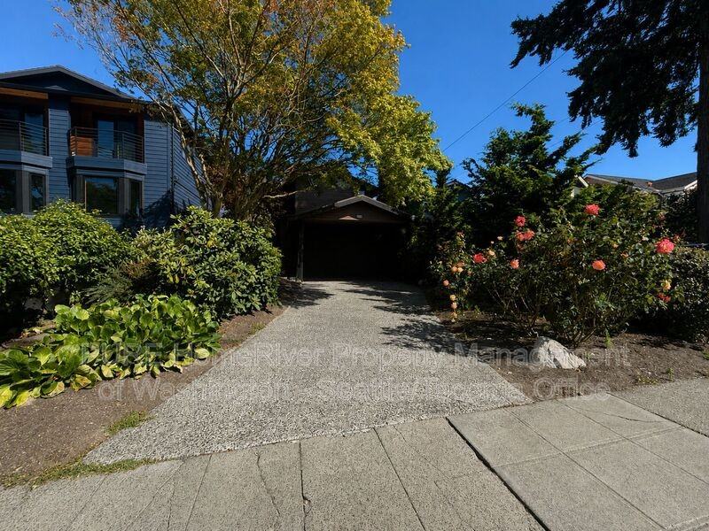 2114 41st Ave Sw - Photo 3 of 36