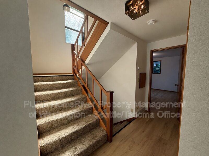 2114 41st Ave Sw - Photo 4 of 36