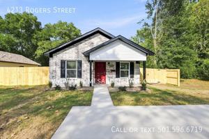 featured image of 4213 Rogers St
