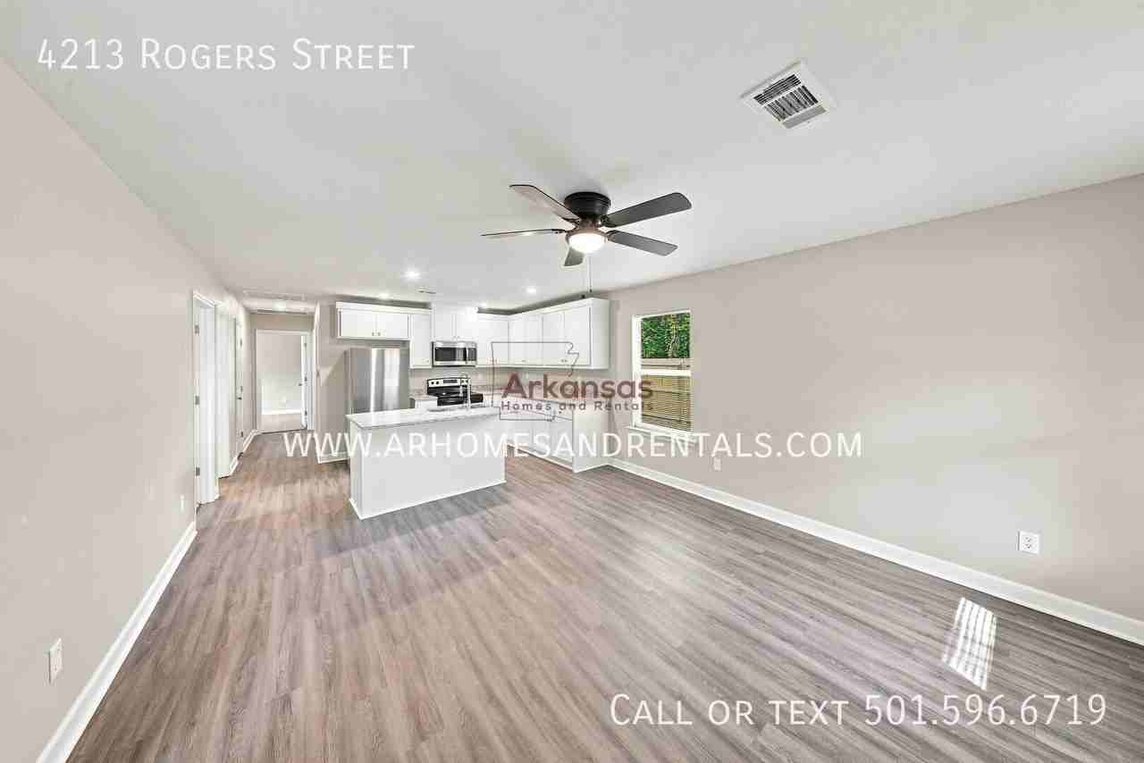 4213 Rogers St - Photo 3 of 13