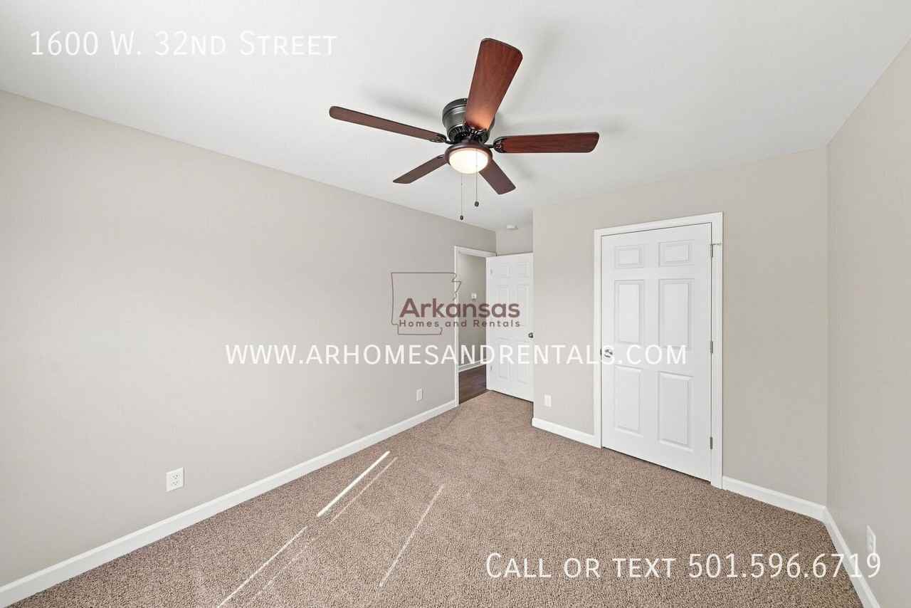 1600 W 32nd St - Photo 7 of 15