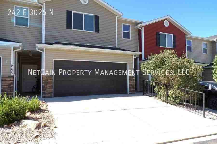 242 E 3025 N - Photo 2 of 21