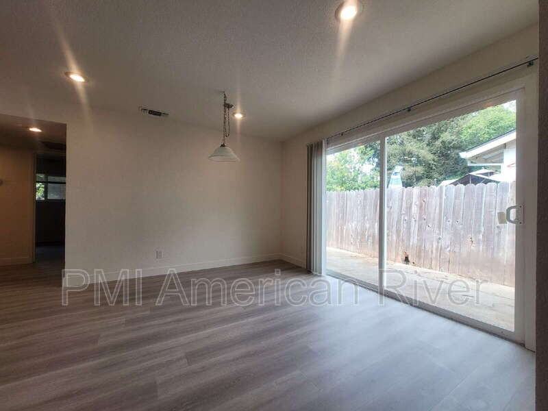 4040 Vosburg St - Photo 3 of 13